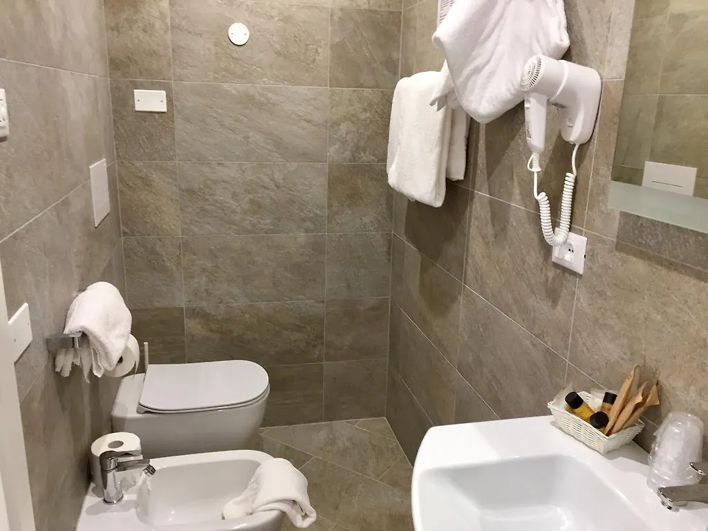 Hotel Mercedes Limone sul Garda Italien